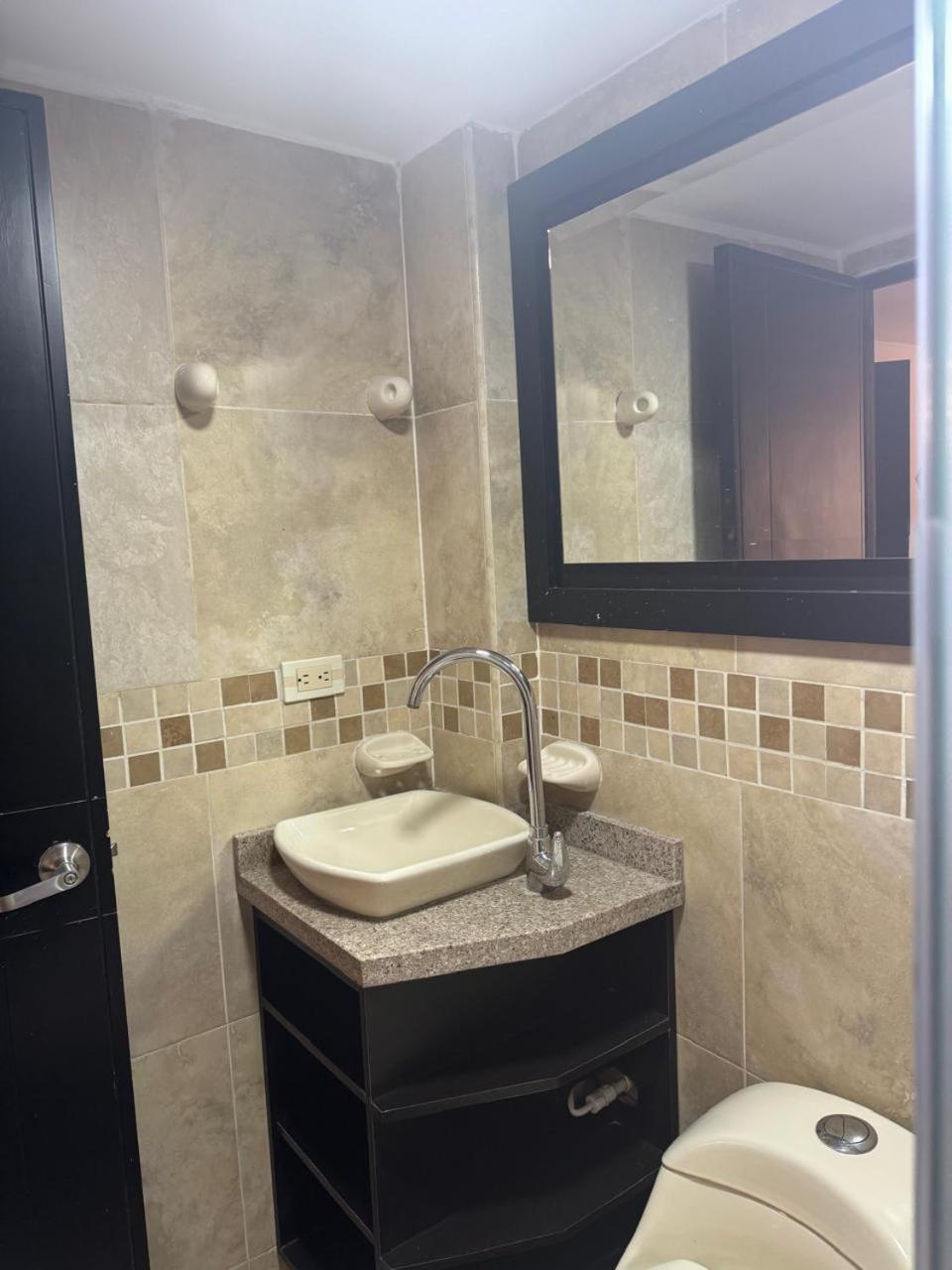Apartahotel Bogota Gran Marquez, Apartaestudios Y Habitaciones Zewnętrze zdjęcie